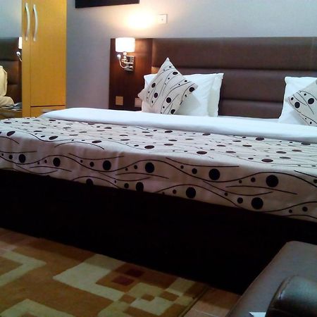 Downtown Royal Hotel Ikeja Ngoại thất bức ảnh