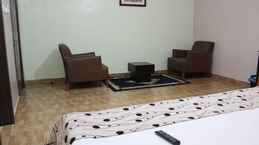 Downtown Royal Hotel Ikeja Ngoại thất bức ảnh