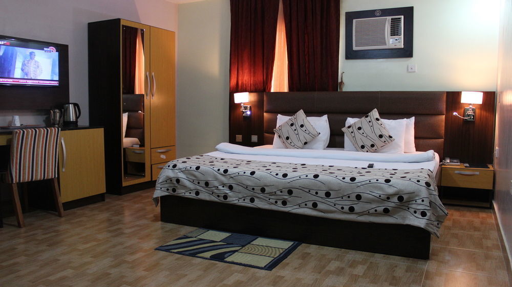 Downtown Royal Hotel Ikeja Ngoại thất bức ảnh