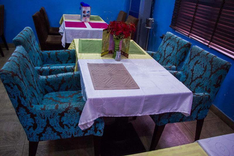 Downtown Royal Hotel Ikeja Ngoại thất bức ảnh