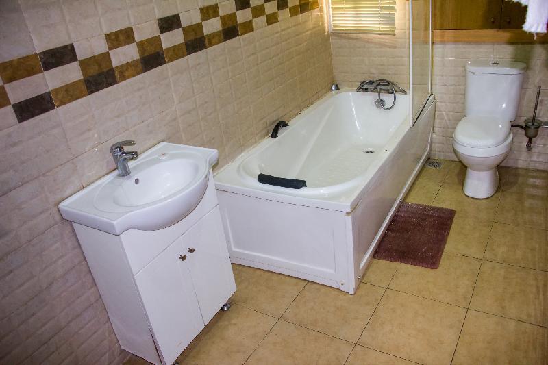 Downtown Royal Hotel Ikeja Ngoại thất bức ảnh