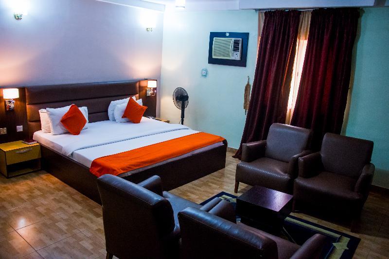 Downtown Royal Hotel Ikeja Ngoại thất bức ảnh