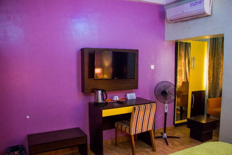 Downtown Royal Hotel Ikeja Ngoại thất bức ảnh