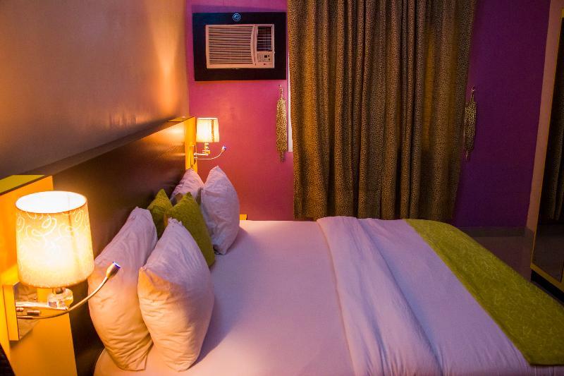 Downtown Royal Hotel Ikeja Ngoại thất bức ảnh